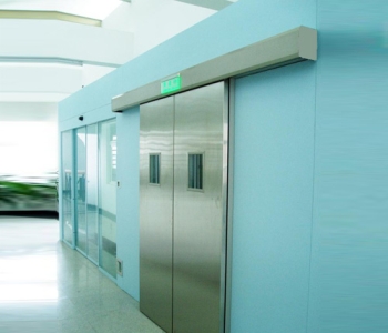 Analysis of the advantages and disadvantages of electric medical doors of different materials