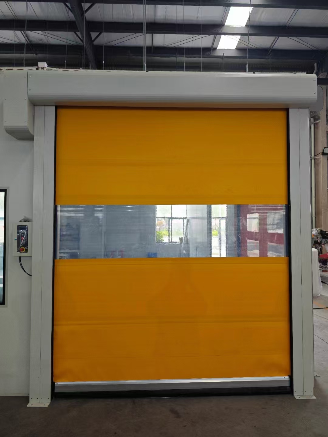 The zipper type high speed rolling door.jpg