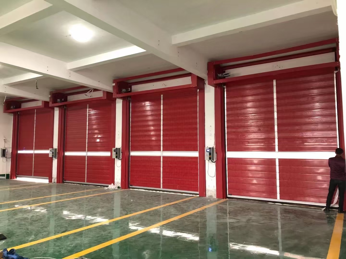 Quickly lift the roller shutter