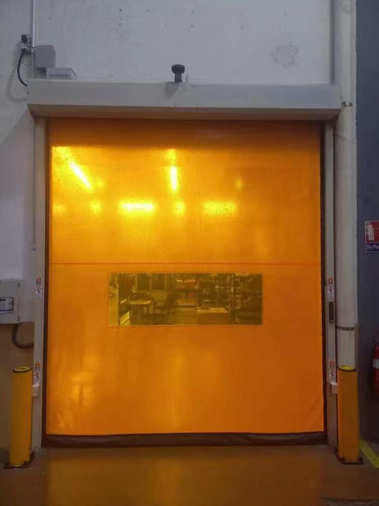 Fast rolling doors