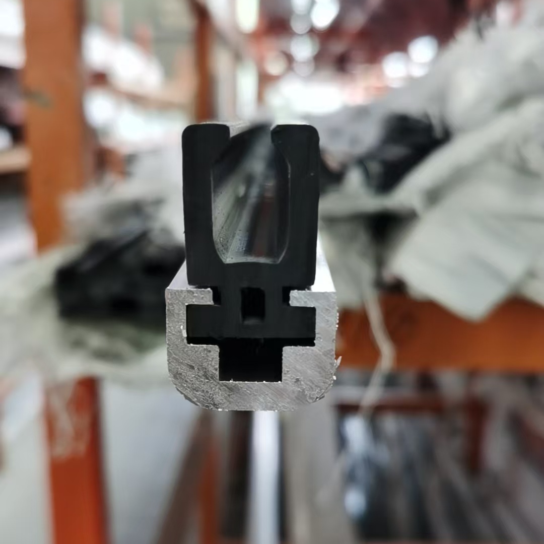 Automatic repair of zipper door plasticpolymer rails-5.jpg