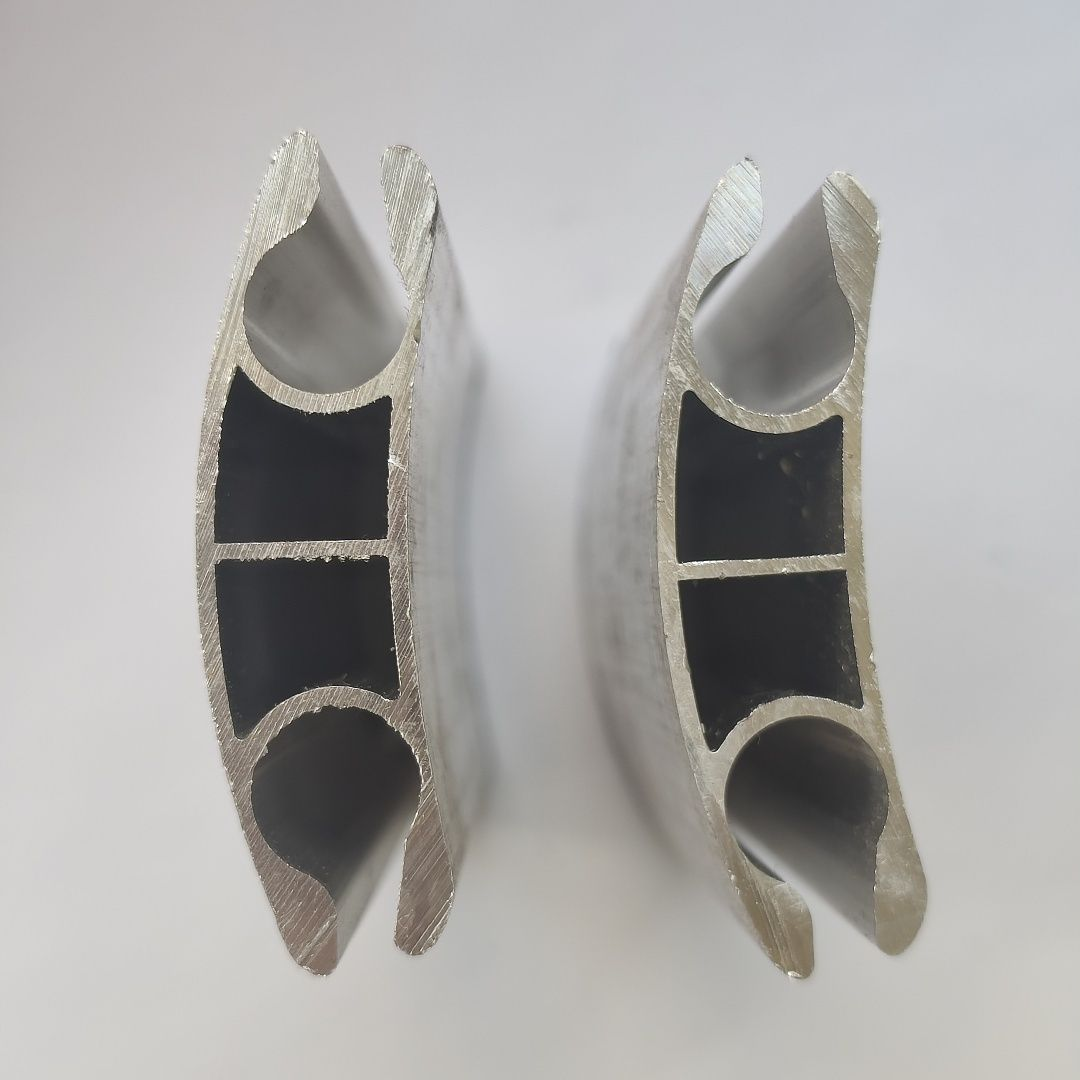 Aluminum alloy anti-wind bar for fast doors 1.png