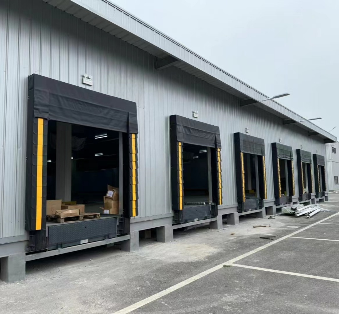 Inflatable door seals.jpg Inflatable door seals.jpg